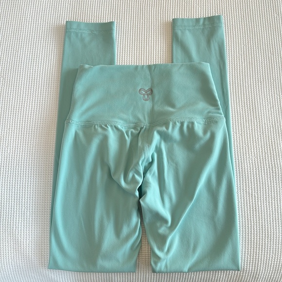 TNA Butter Leggings - Picture 2 of 2